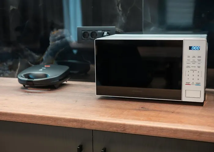 Aurora Apart, 4 - Sea View Near The マルマリ